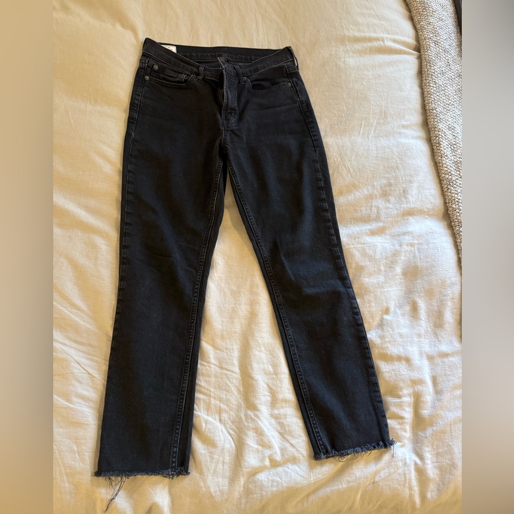 Gap Vintage Slim Midrise Denim Jeans. Size 29/8R 10” rise. 26” inseam.